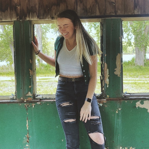 Meet your Posher, Taylor - Picture 1 of 1